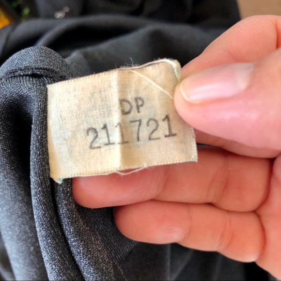 Vintage 1970’s mock-neck shift dress, black with floral design sm/med fit - Picture 9 of 11